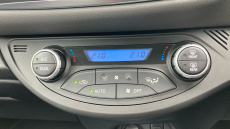 Toyota Yaris 1.0 VVT-i Icon 5dr Petrol Hatchback